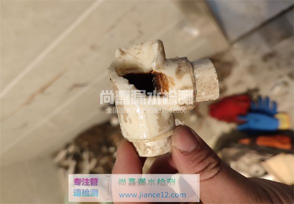 莲花引起漏水的原因有哪些？